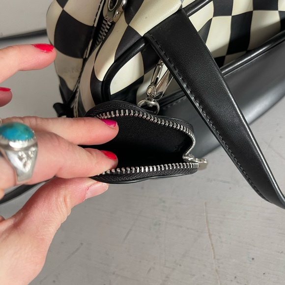 CHARLES & KEITH black and white box shaped purse - Picture 15 of 15